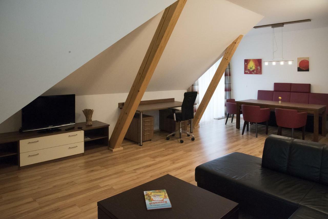 Langs Wirtshaus Hotel Sankt Ulrich im Mühlkreis Buitenkant foto